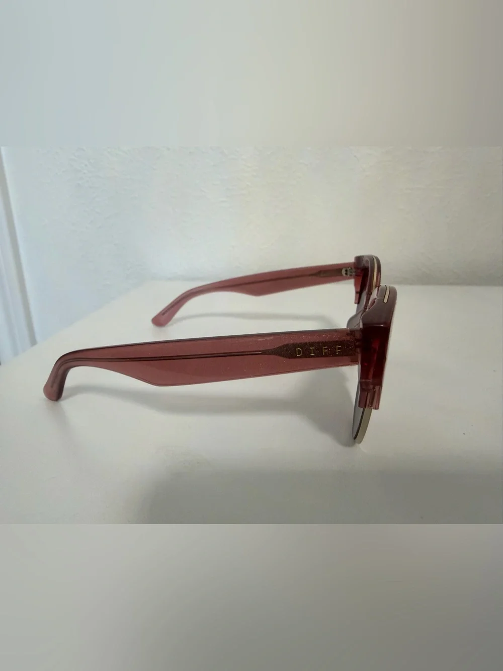 Diff Eyewear Pink Frame with Purple Gradient Lenses Sunglasses